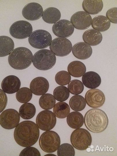 Продам монеты таких видов старых годов