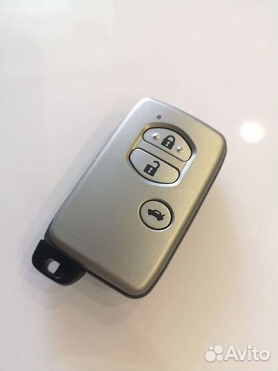 Смарт ключ land cruiser 200 B77EA