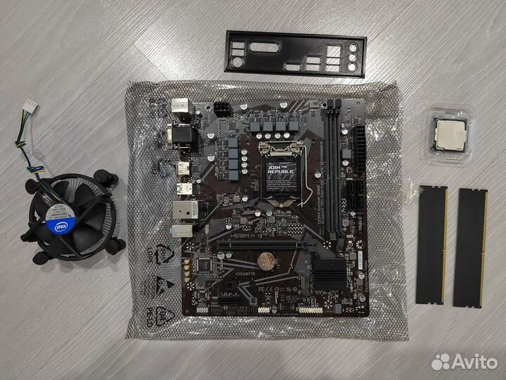 Комплект gigabyte H510M H+i3 10105F BOX+16 Гб