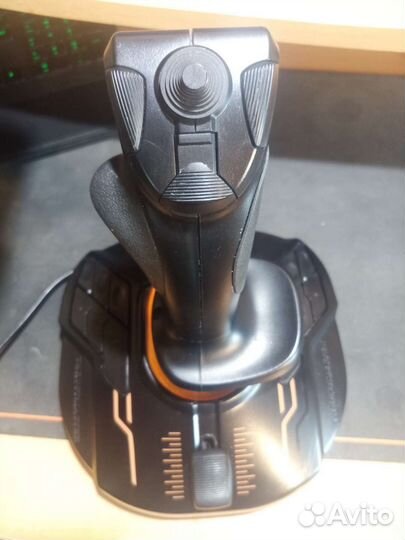 Джойстик thrustmaster t16000m