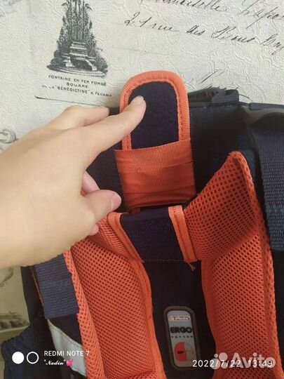 Школьный рюкзак с ортопедической спинкой