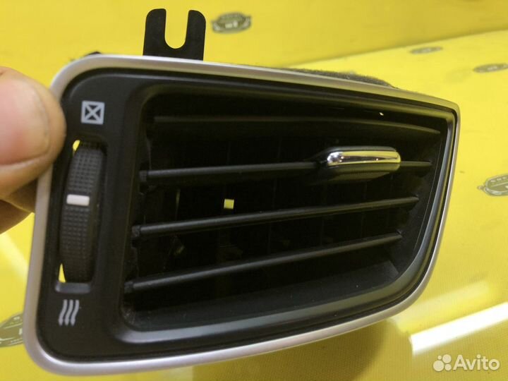 Дефлектор обдува R infiniti Q50 V37