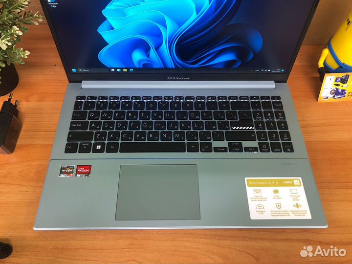 15.6 Ноутбук asus Vivobook Ryzen 3 7320U/8/256