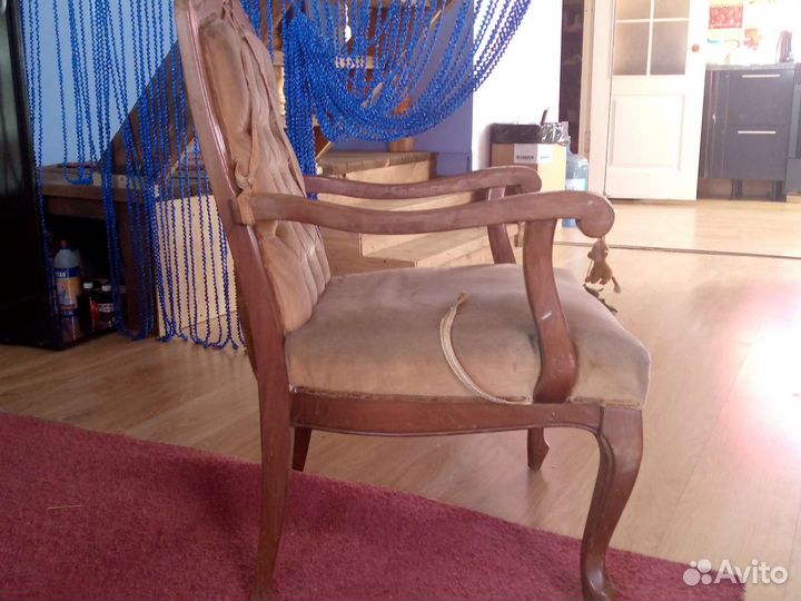 Старинный стул