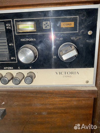 Радиола Victoria