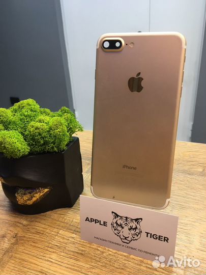 Корпус на iPhone 7 plus gold