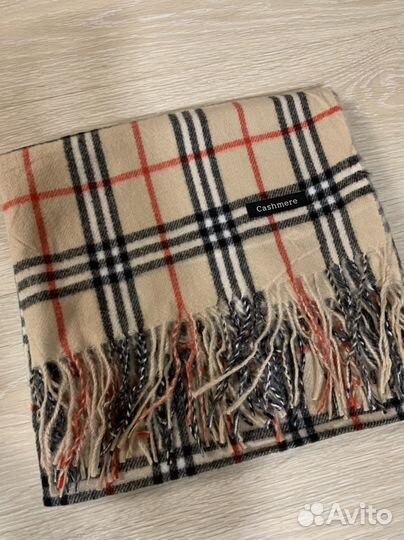 Шарф под burberry новый