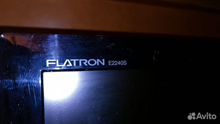 Монитор LG 22