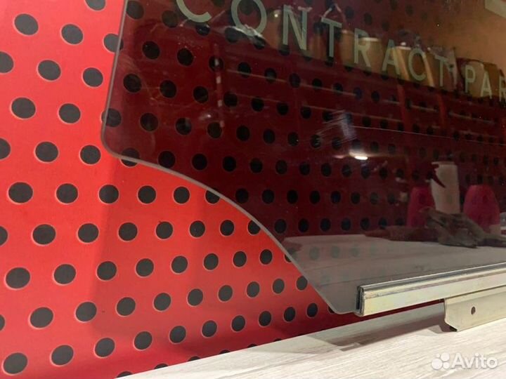 Стекло двери задней левой Toyota Avensis универсал