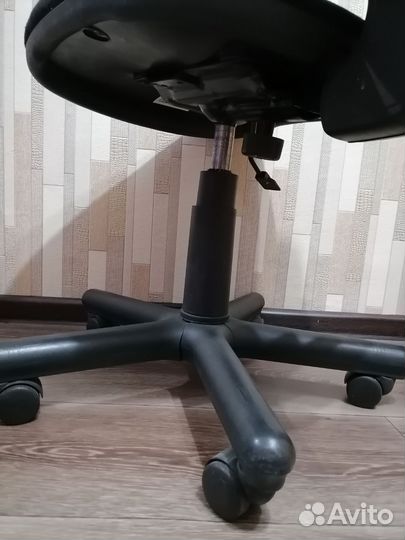 Компьютерное кресло