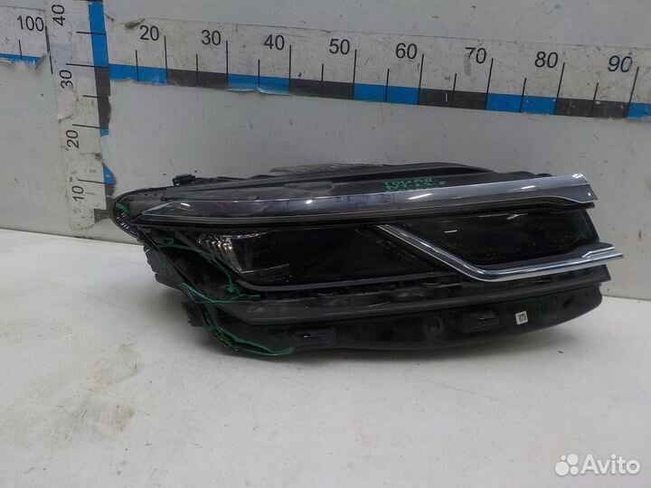 Б/У Б/У Фара правая Volkswagen Touareg 2018- 76