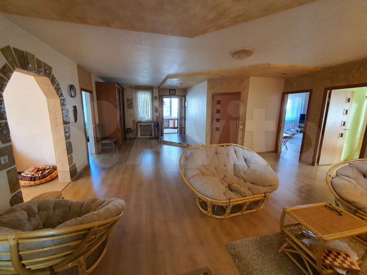 Коттедж 235 м² на участке 10 сот.