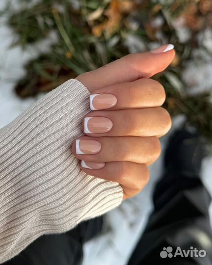 Маникюр, педикюр, наращивание ногтей