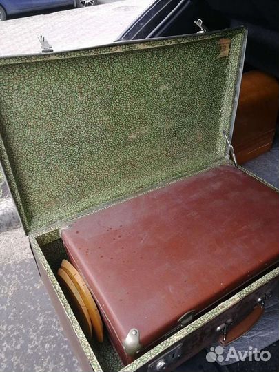 Чемодан ретро старый