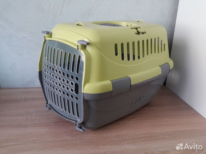 Переноска для кошек и собак