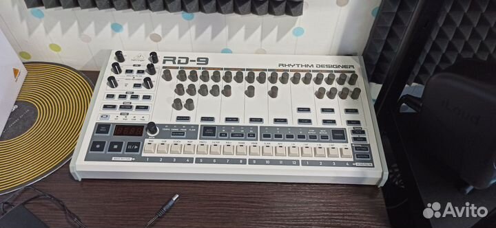 Аналоговая драм машина