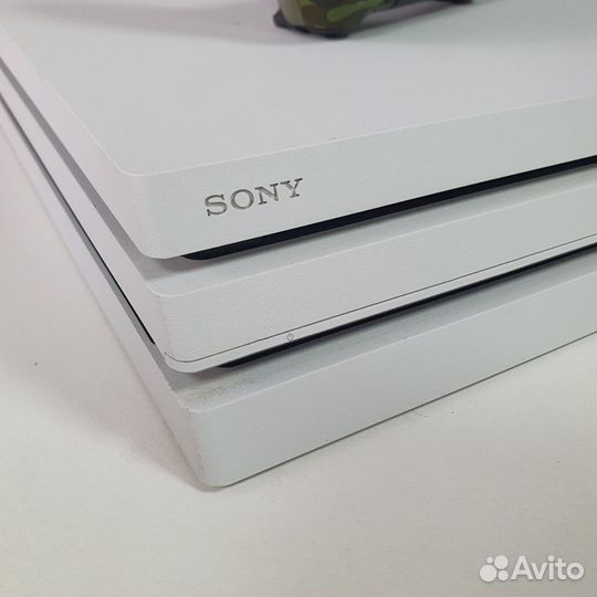Sony PS4 PRO 1000GB белая + игры