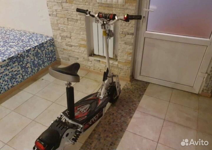 Электросамокат с сиденьем