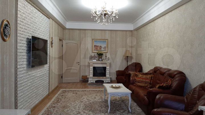 4-к. квартира, 132 м², 1/6 эт.