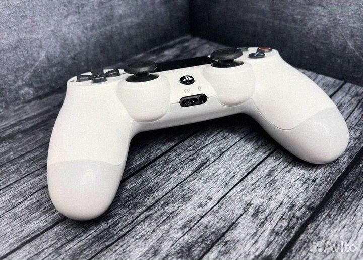 Геймпад DualShock 4