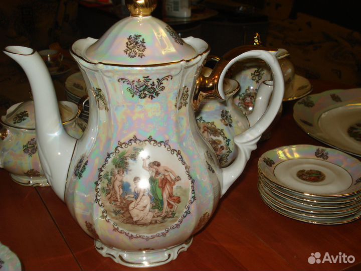 Продаю чайный сервиз 