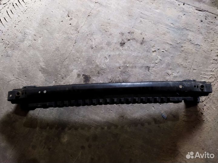 Усилитель бампера задний туарег