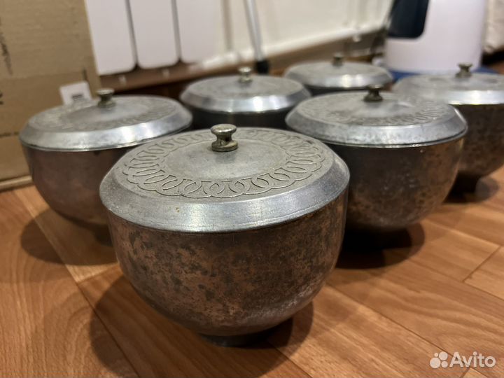 Чугунные горшочки и прихват