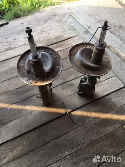 Стойки передние додж караван 4