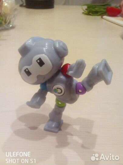 Игрушки из Макдональдса (коллекция Роботы)