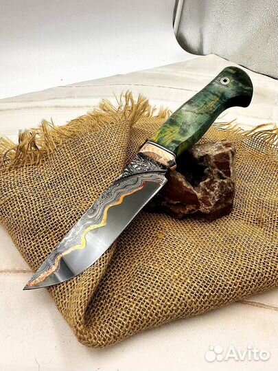 Эксклюзивный нож из ламинированного дамаска