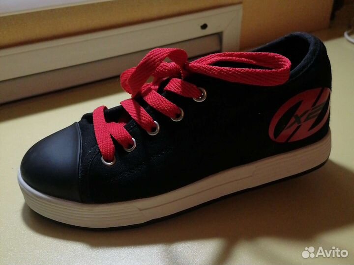 Роликовые кроссовки Heelys