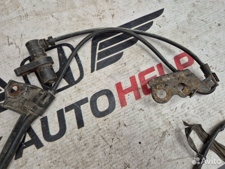 Датчик ABS передний левый Toyota Allion ZZT240