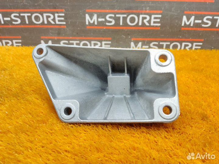 Кронштейн подушки двигателя левый Bmw 7-Series F01