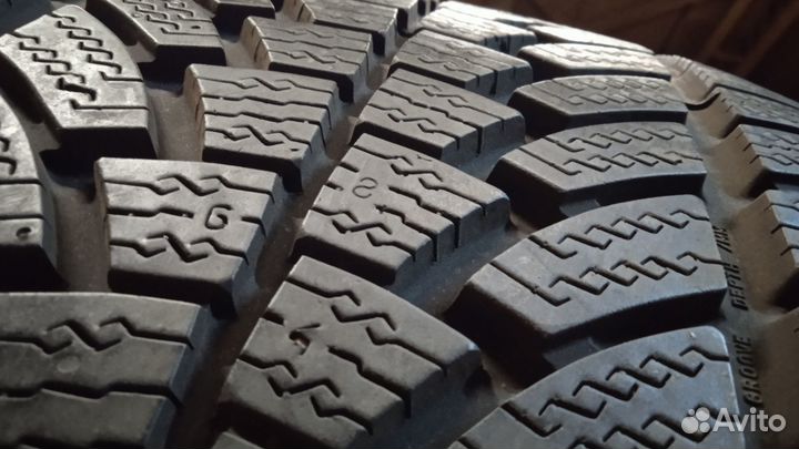 Nokian Tyres WR 295/30 R19