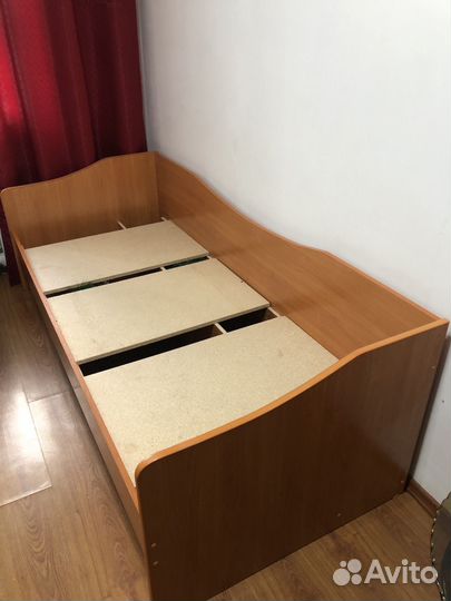 Кровать с матрасом