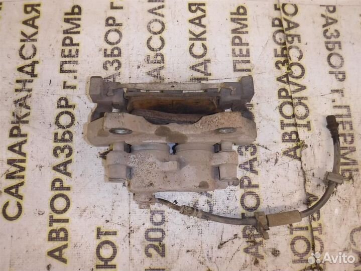 Суппорт передний правый Jeep Grand Cherokee (WK2)