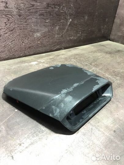 Накладка панели центральной Mitsubishi Space Wagon