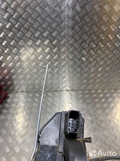 Замок передний правый Chevrolet Aveo T300