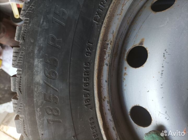 Michelin X-Ice North 4 185/65 R15