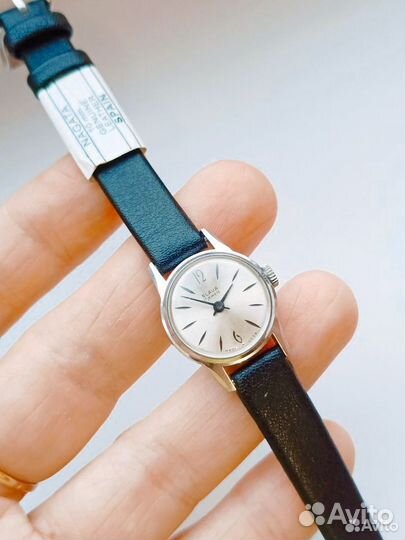 Часы СССР слава женские