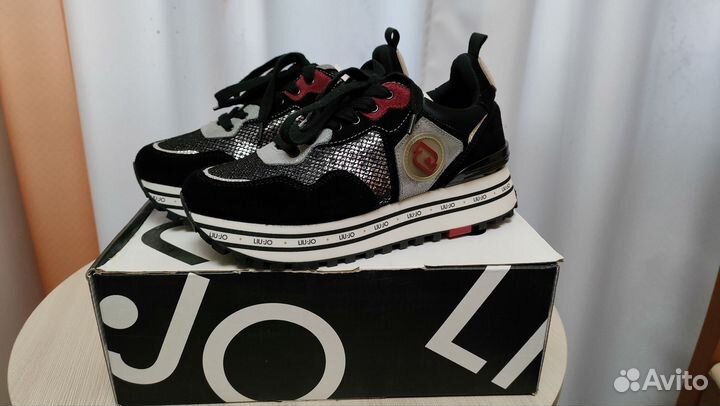 Кроссовки женские Liu Jo 38