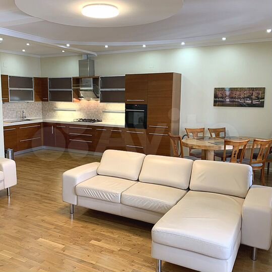 3-к. квартира, 105,3 м², 8/8 эт.