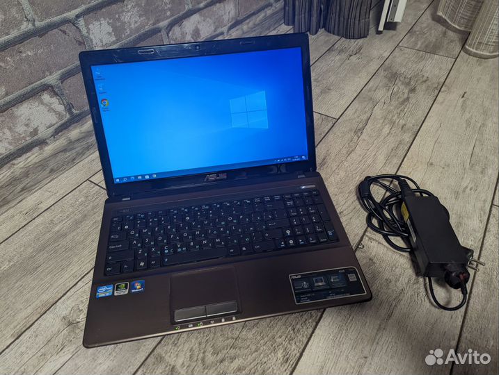 Ноутбук asus i3-2310M/nvidia GT 520MX/320HDD/6RAM