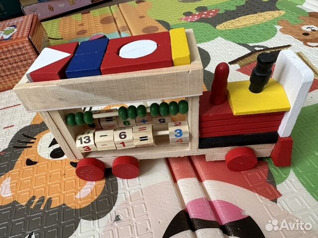 Развивающие игрушки деревянный паровоз