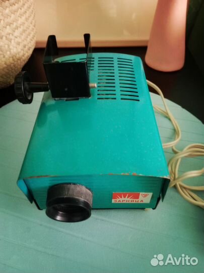 Диапроектор Зарница плюс диафильмы