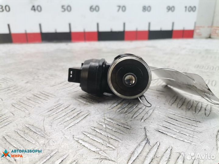 Форсунка Volkswagen Golf 4 2002 038130073AJ