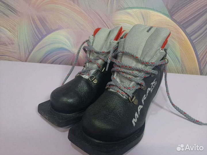 Лыжные ботинки