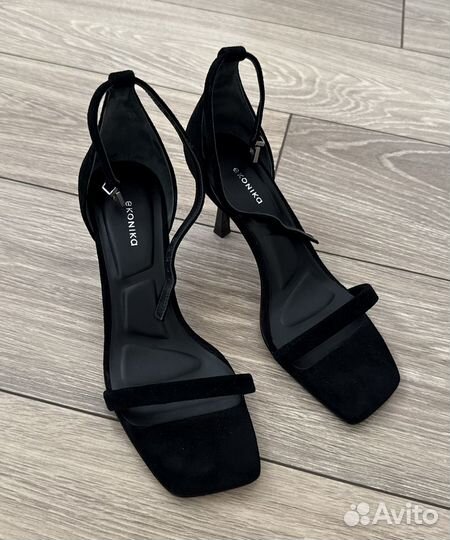 Econika босоножки 37