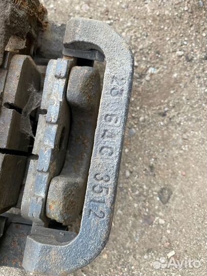 Nissan Murano Z50 суппорт тормозной передний