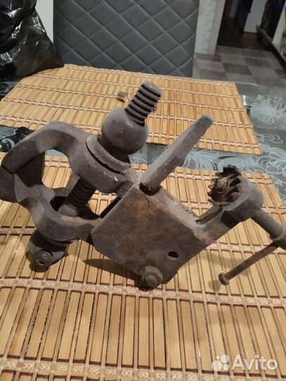 Тиски слесарные бу СССР